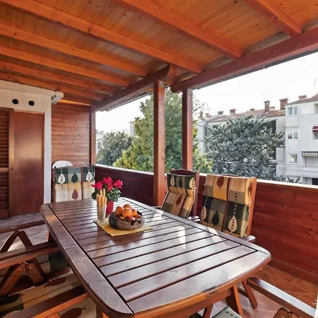 Olivia Apartment Porec Exterior photo