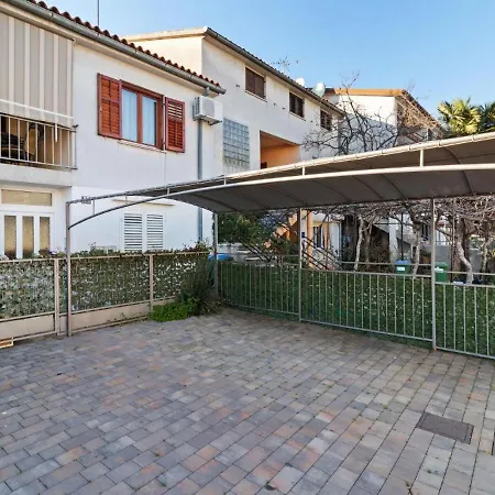 Olivia Apartment Porec Exterior photo